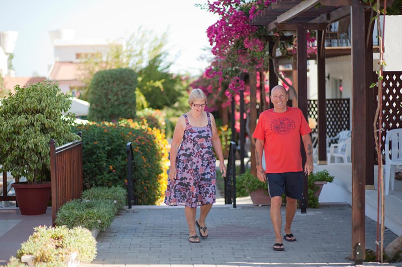 Citrus Tree Gardens Hotel Karavas  Buitenkant foto